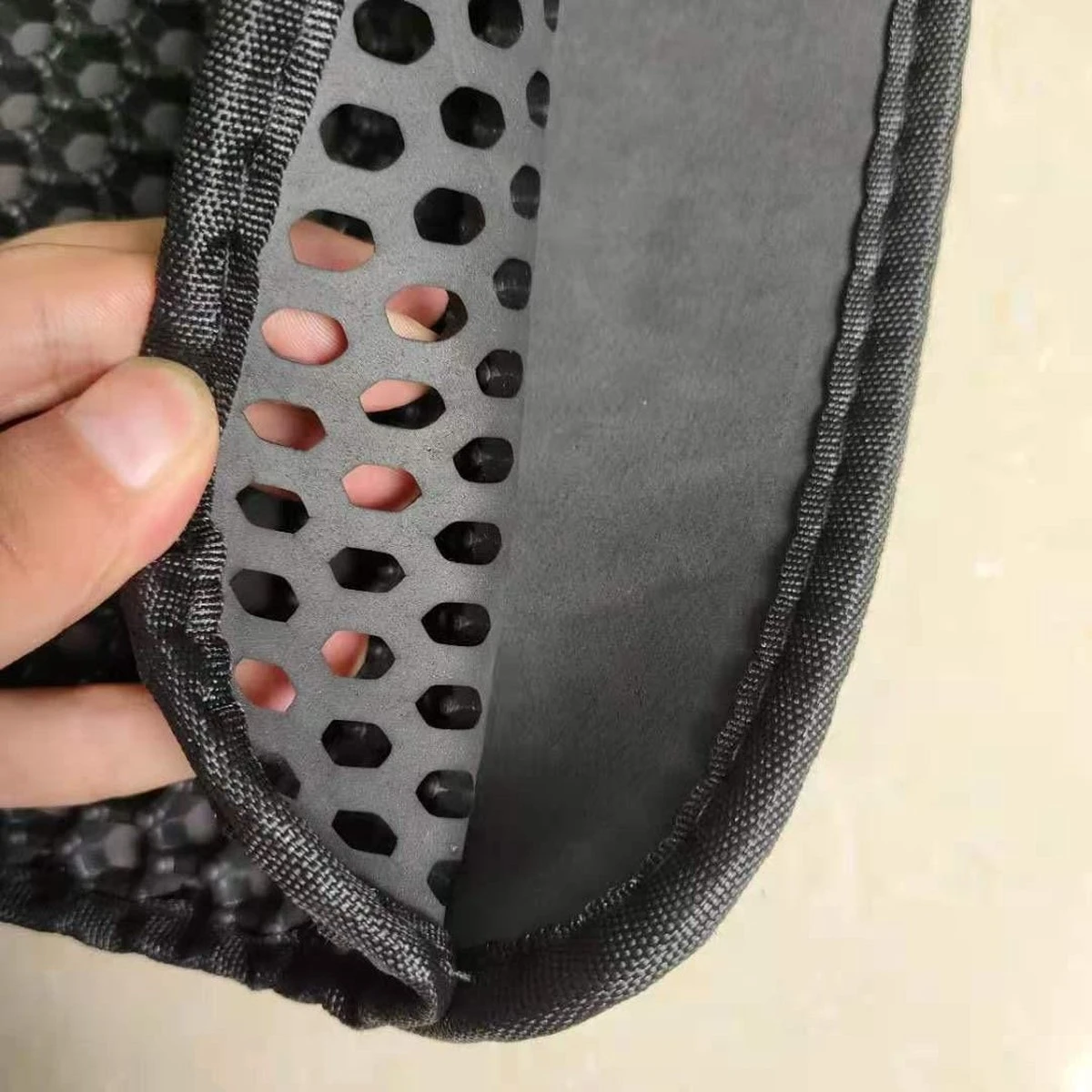 Nixnix - Kattenbakmat - 40 X 50 Cm - Waterdicht - Dubbele Laag - Honingraatstructuur - Uitloopmat - Placemat Kat - Schoonloopmat Kattenbak - Kattenbak Accessoires - Katten Grit Opvanger - Katten Mat - Afbeelding 3